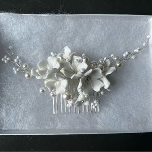 Ceramic flower hairpiece (Bridal)